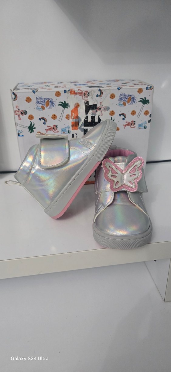 Kız Çocuk Gri Kelebek Detaylı Spor Ayakkabı - Görsel 2