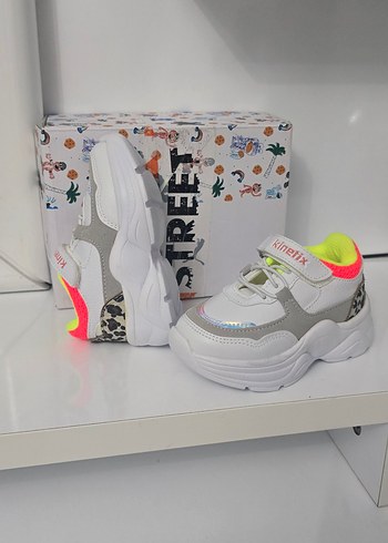 Kız Çocuk Beyaz Renkli Cırt Cırtlı Spor Ayakkabı - Görsel 3