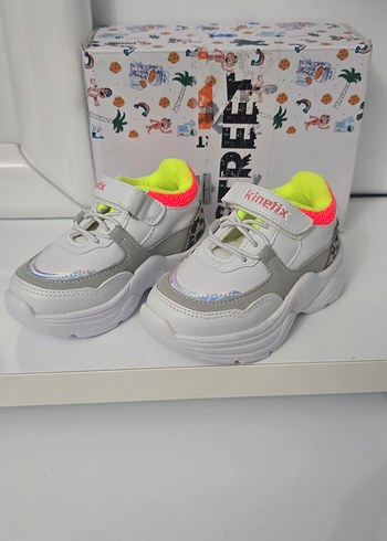 Kız Çocuk Beyaz Renkli Cırt Cırtlı Spor Ayakkabı - Görsel 5