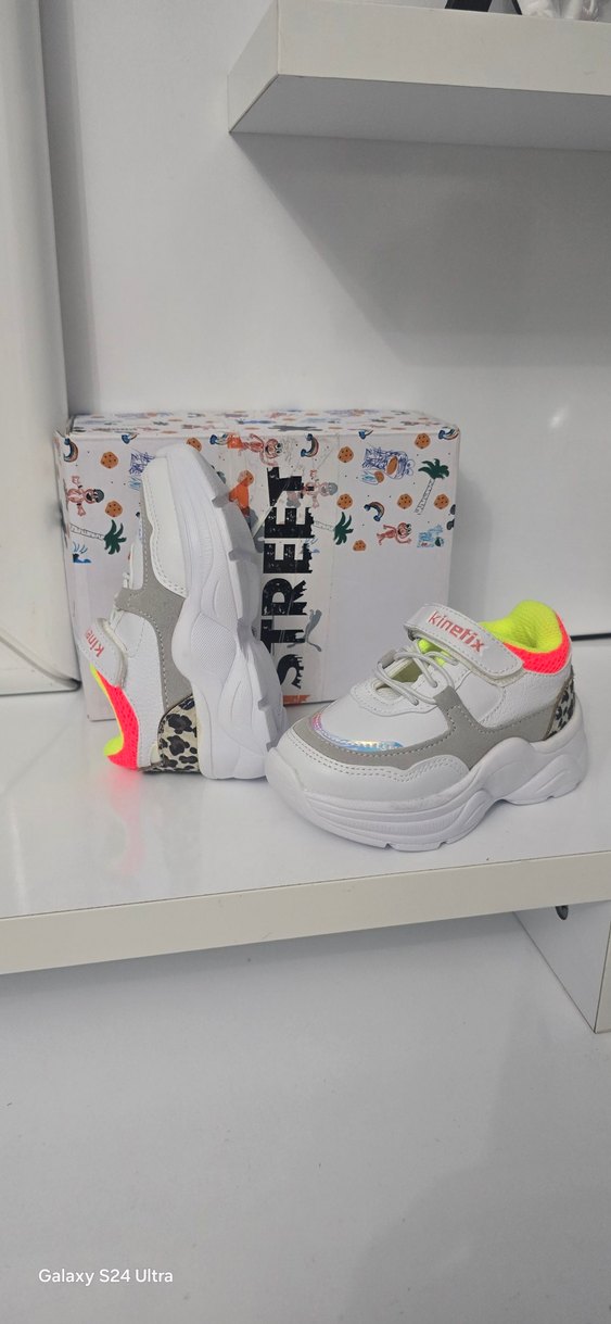 Kız Çocuk Beyaz Renkli Cırt Cırtlı Spor Ayakkabı - Görsel 3