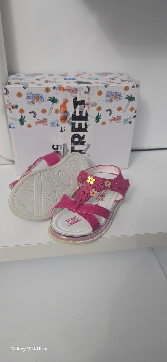 Çiçekli Tokalı Pembe Kız Sandalet - Görsel 2
