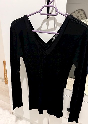 Düğmeli Siyah V Yaka Kadın Triko - Görsel 3