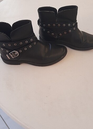 32 Beden Zara Kız çocuk bootie siyah