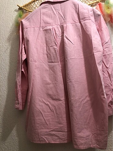 Pembe gömlek