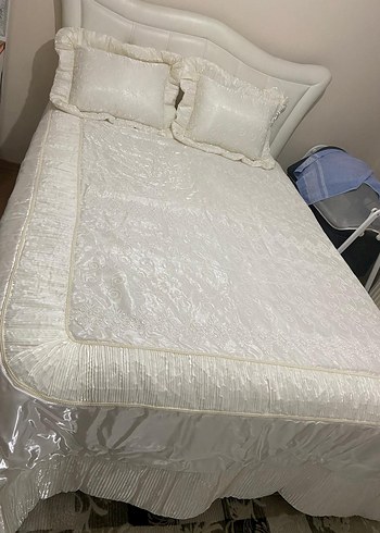 Parlak Beyaz Düz Yatak Örtüsü - Görsel 2