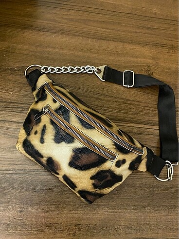 Leopar desenli çanta