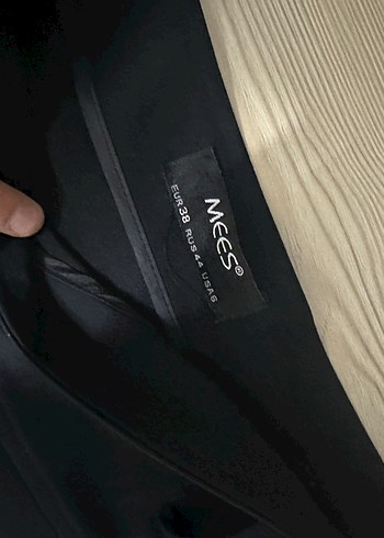 Kadın Siyah Deri Midi Şort - Görsel 4