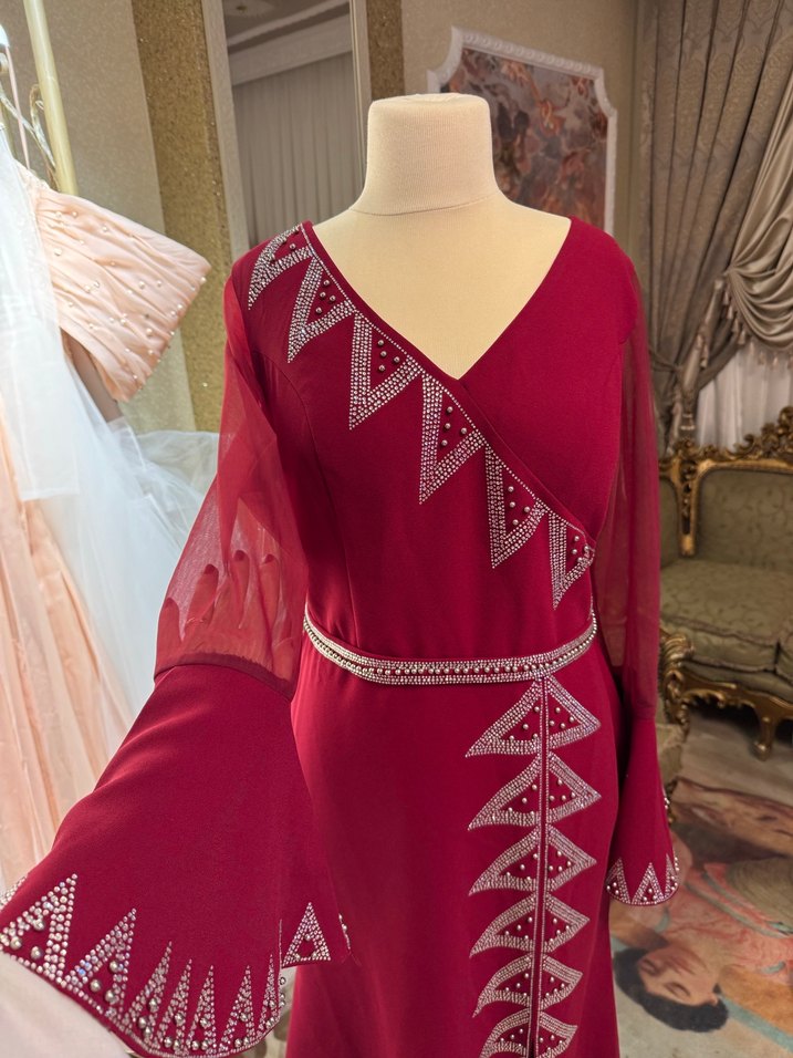 Bordo İşlemeli tül kol taşlı - Görsel 3