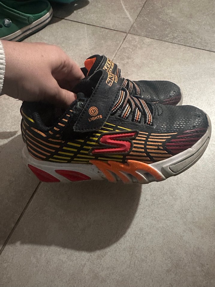 Skechers ışıklı çocuk ayakkabısı - Görsel 2