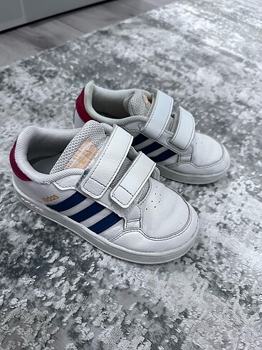 26 Beden Adidas spor ayakkabı