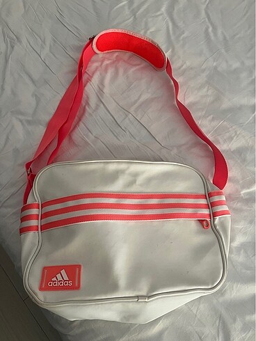 Adidas çanta