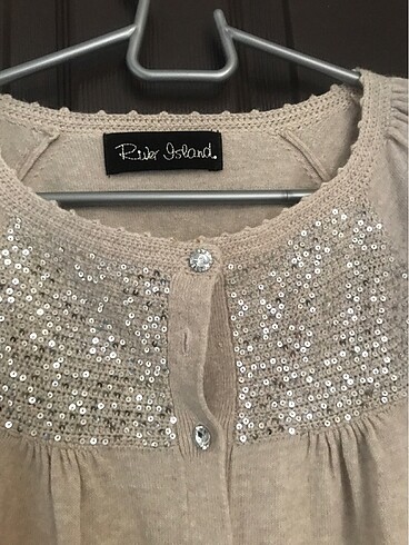 40 Beden ten rengi Renk River Island marka 40 beden kuzu yünü şık bluz