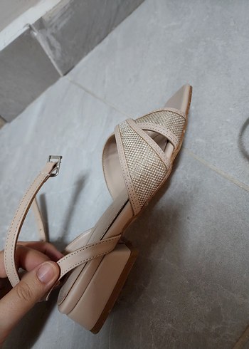 36 Beden Bej Minimalist Sandalet