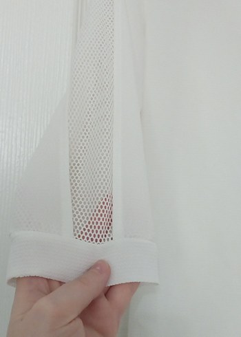 Beyaz V Yaka Kısa Kollu Salaş Bluz - Görsel 2