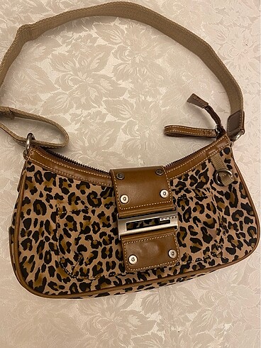 Guess vintage leopar çanta