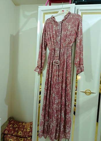 Pembe Pilili Uzun Vintage Elbise