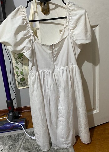 Nakışlı V Yakalı Midi Beyaz Elbise - Görsel 3