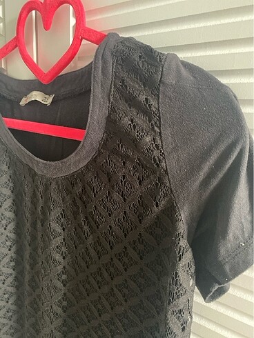 Siyah dantelli tişört - Görsel 2