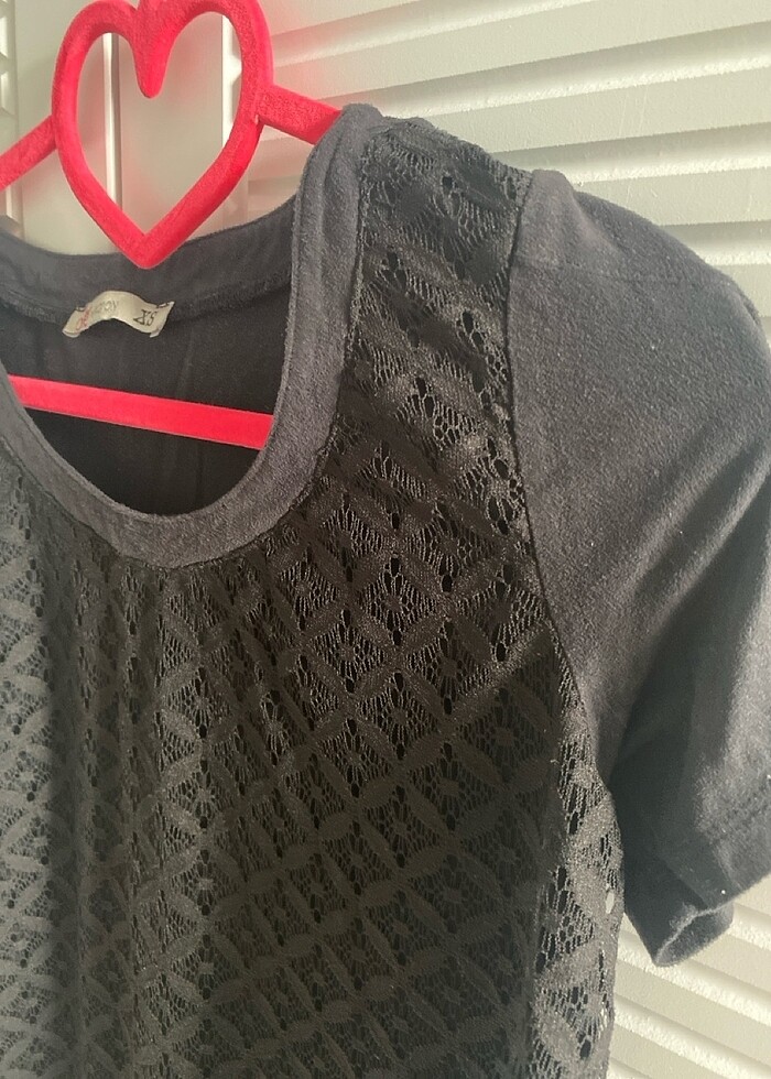 Siyah dantelli tişört - Görsel 2