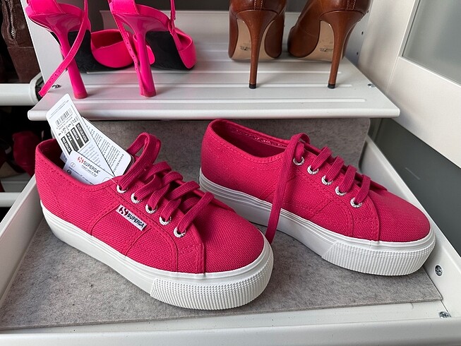 Kutulu Sıfır Superga