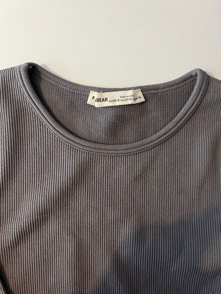 Pull and bear Kadın Gri Uzun Kollu Crop Top - Görsel 2