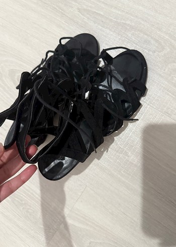 Kadın Siyah Gotik Topuklu Sandalet