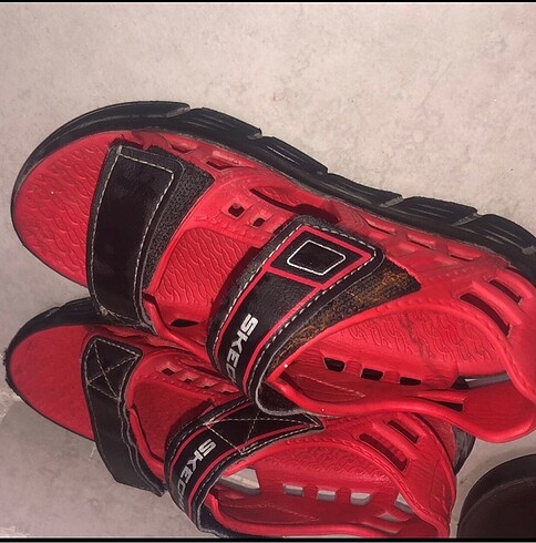 Skechers sandalet