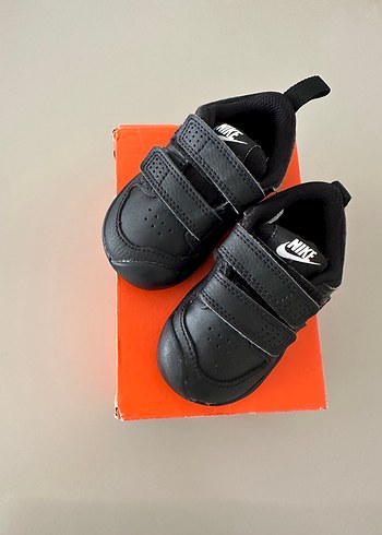 Nike Erkek Çocuk Siyah Cırtcırtlı Spor Ayakkabı