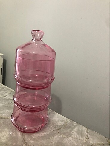 Pembe üçlü drajelik şekerlik