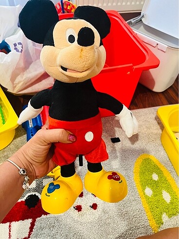  Beden Masal Anlatan Mickey Mouse