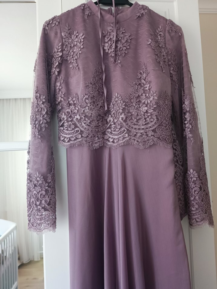 Mor Dantel Detaylı Uzun Kadın Abiye Elbise - Görsel 2