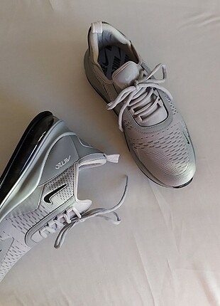 Nike NEW İNDİRİMLİ Hava Tabanlı Gri Nike Air Max 720 Erkek ve Kadın