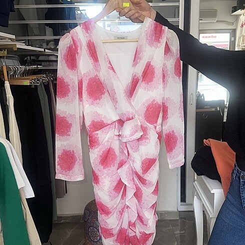 Butik ürünü L beden elbise