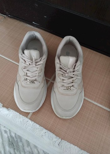 Butigo Bej Kadın Spor Ayakkabı Bağcıklı Düz Taban