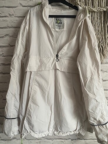 Pull and Bear Kanguru yağmurluk