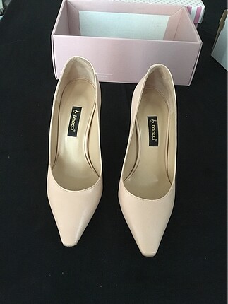 37 Beden Pudra stiletto
