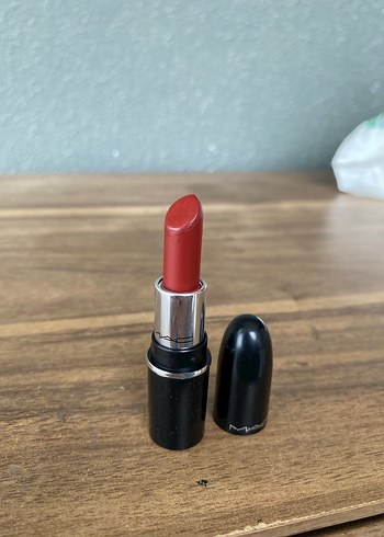 MAC Dubonnet mini ruj