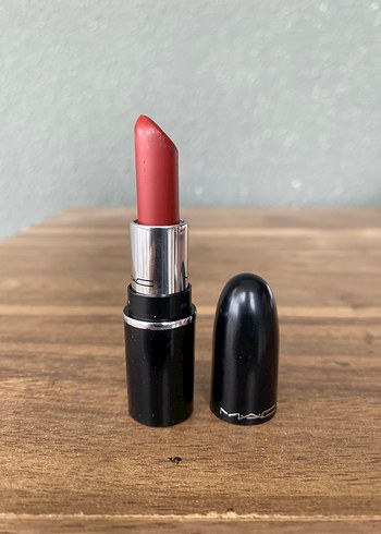 Beden MAC Dubonnet mini ruj