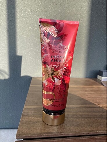 Victoria s Secret Victorias Secret Peony Amber Losyon