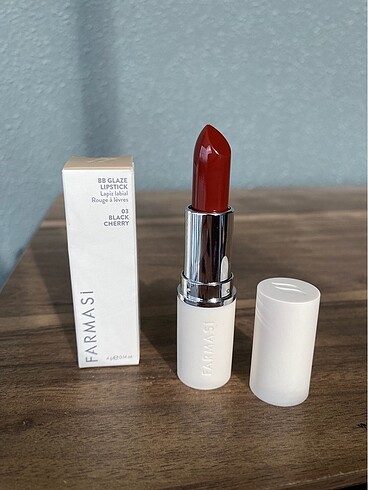 Clinique Farmasi Black Cherry Black Honey