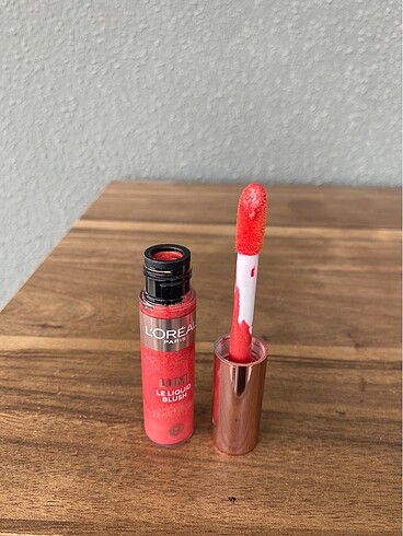 Beden Loreal lumi glow 625 allik