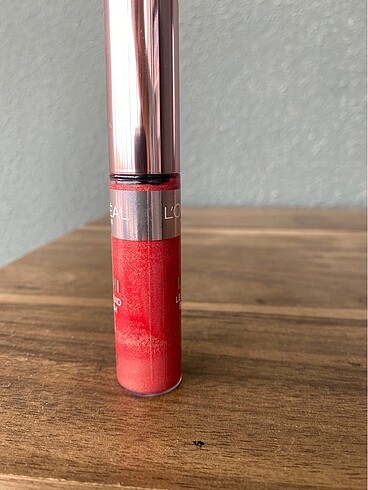 Beden Renk Loreal lumi glow 625 allik