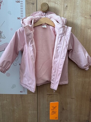 9-12 Ay Beden H&M Su geçirmez etiketli mont