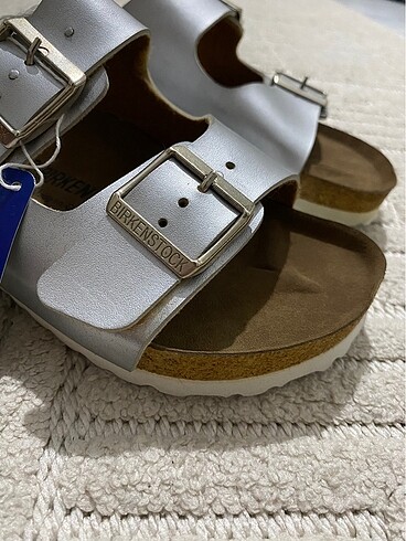 Zara Yeni .