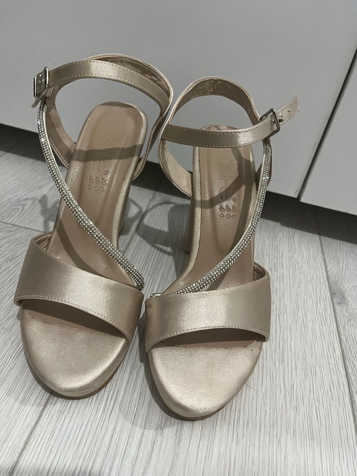 Bej Parlak Taşlı Kadın Abiye Ayakkabı - Görsel 2