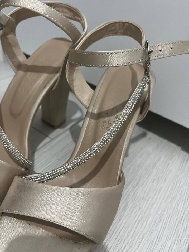 Bej Parlak Taşlı Kadın Abiye Ayakkabı - Görsel 3