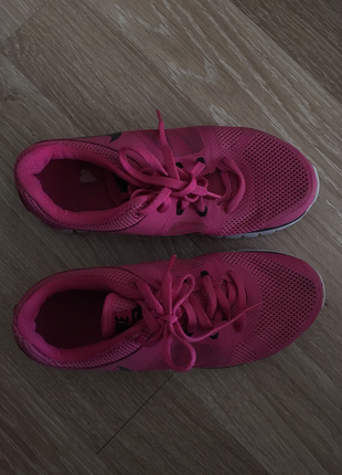 37 Beden Nike pembe spor ayakkabı