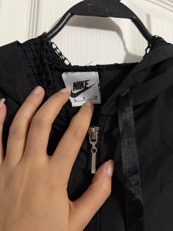 Nike Siyah Kapüşonlu Kadın Ceket - Görsel 3