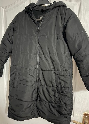 Siyah Kapüşonlu Mont - Görsel 2