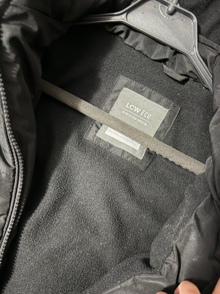 Siyah Kapüşonlu Mont - Görsel 5